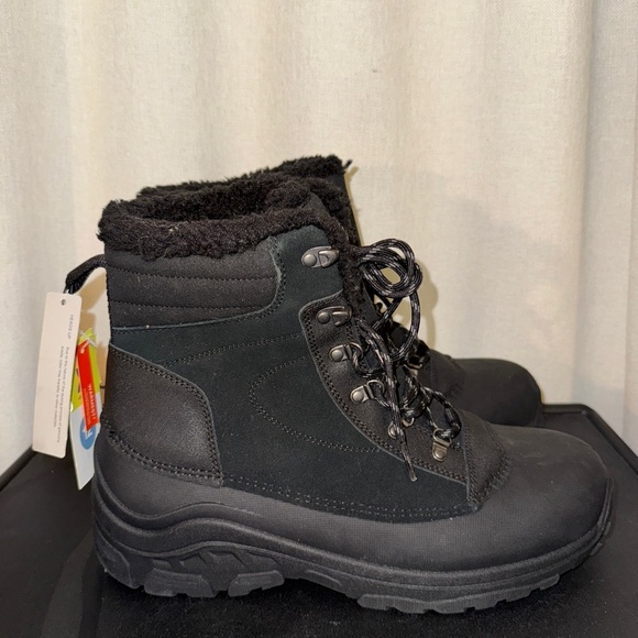 Men size 12 Black Winter Boots NWT - Picture 1 of 8